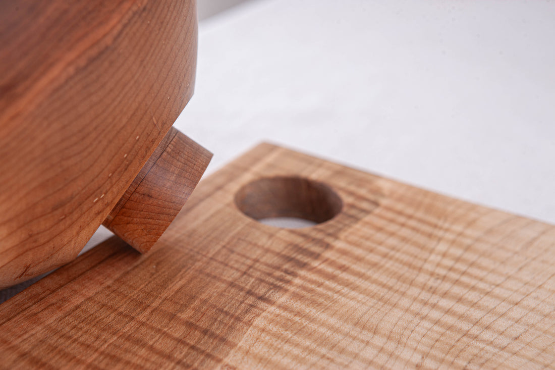 BOWL AND BOARD COMBO IN CURLY MAPLE