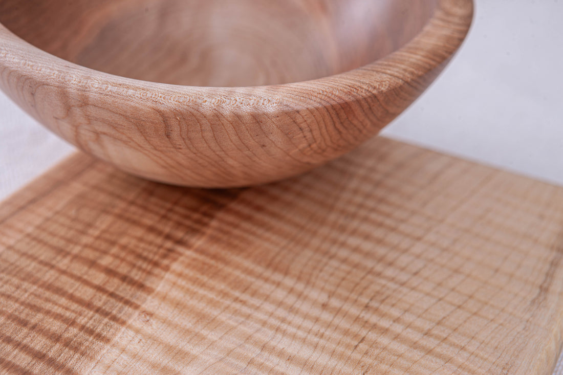 BOWL AND BOARD COMBO IN CURLY MAPLE