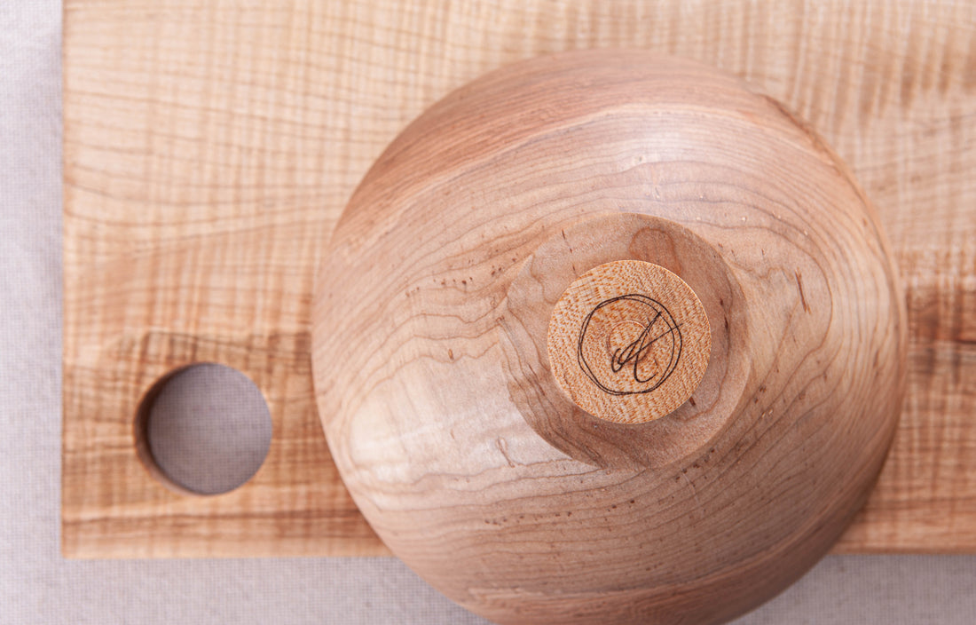 BOWL AND BOARD COMBO IN CURLY MAPLE