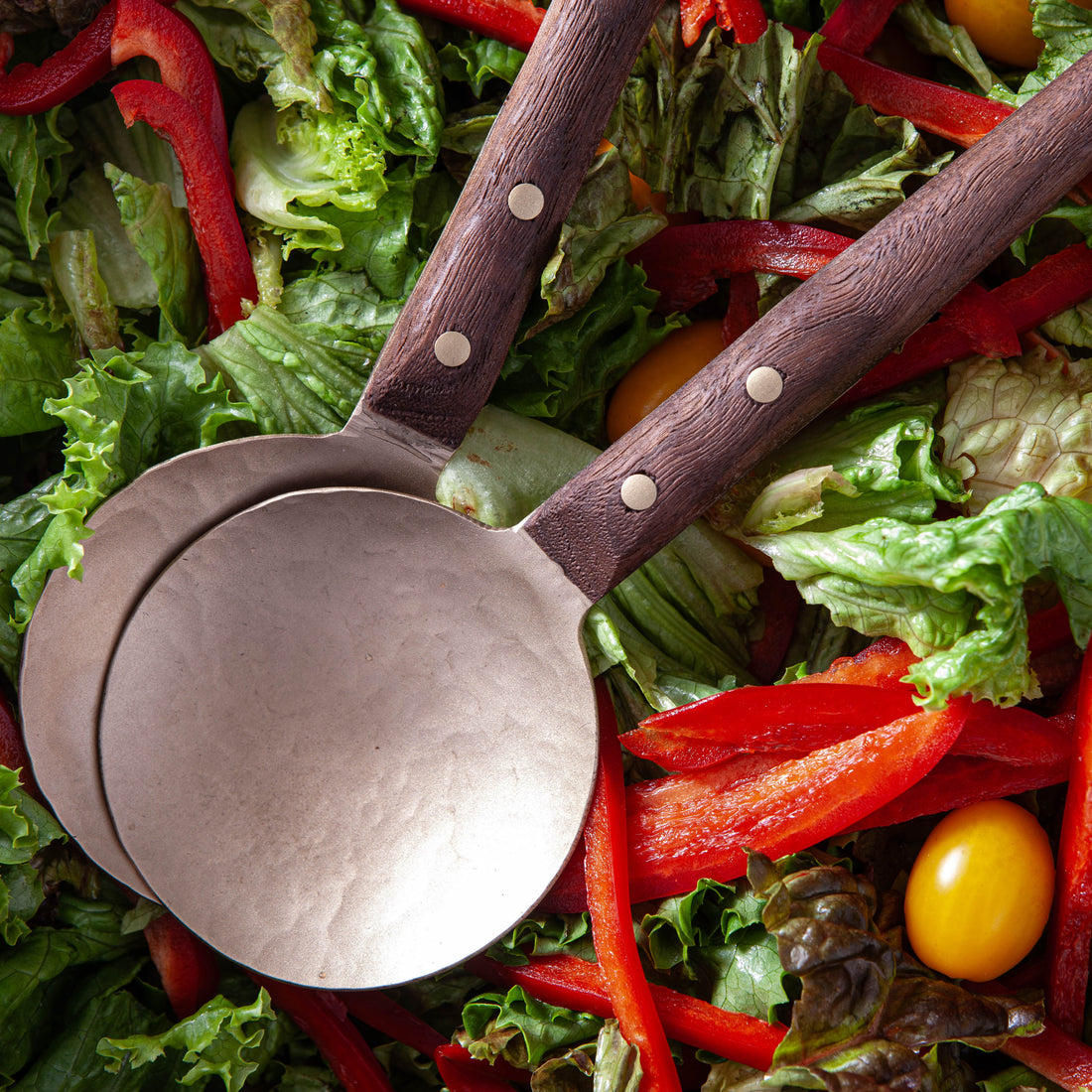 SALAD SERVERS IN BRASS