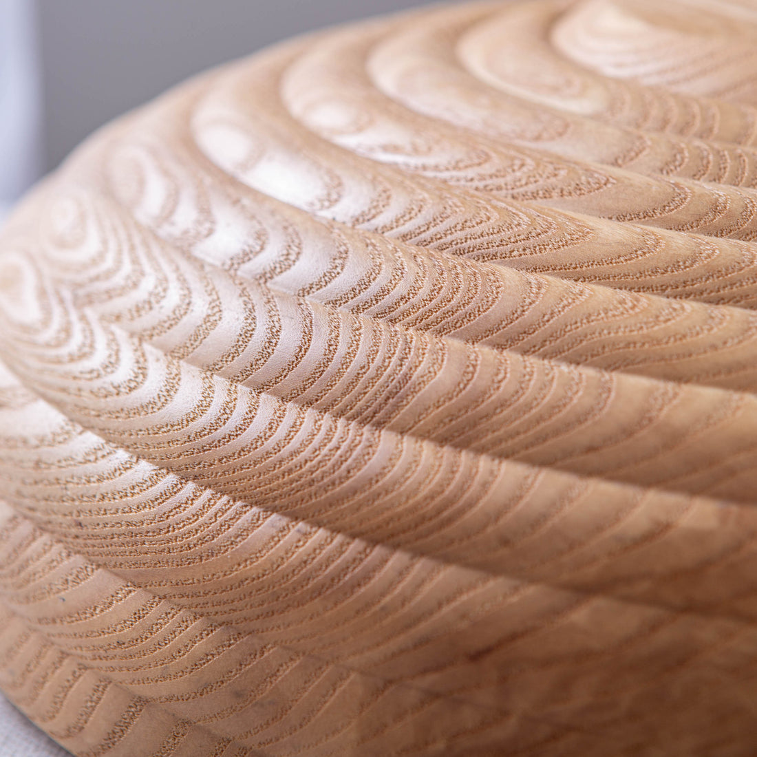 HIVE BOWL IN FIGURED ASH 18.25" x 5"