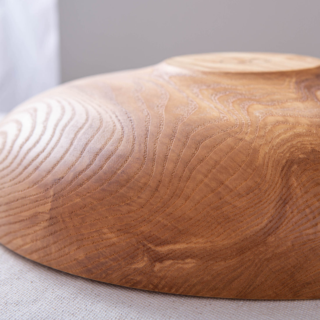 OBLIQUE BOWL IN TEXTURED FIGURED ASH 16.25"x4.25"