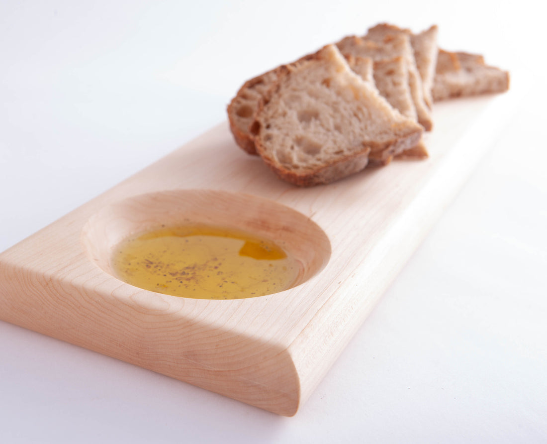RECESSED BOWL SERVING BOARD IN MAPLE