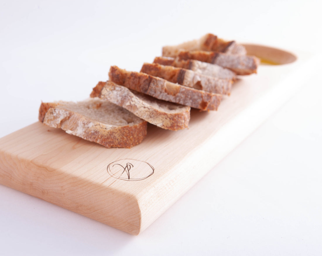 RECESSED BOWL SERVING BOARD IN MAPLE