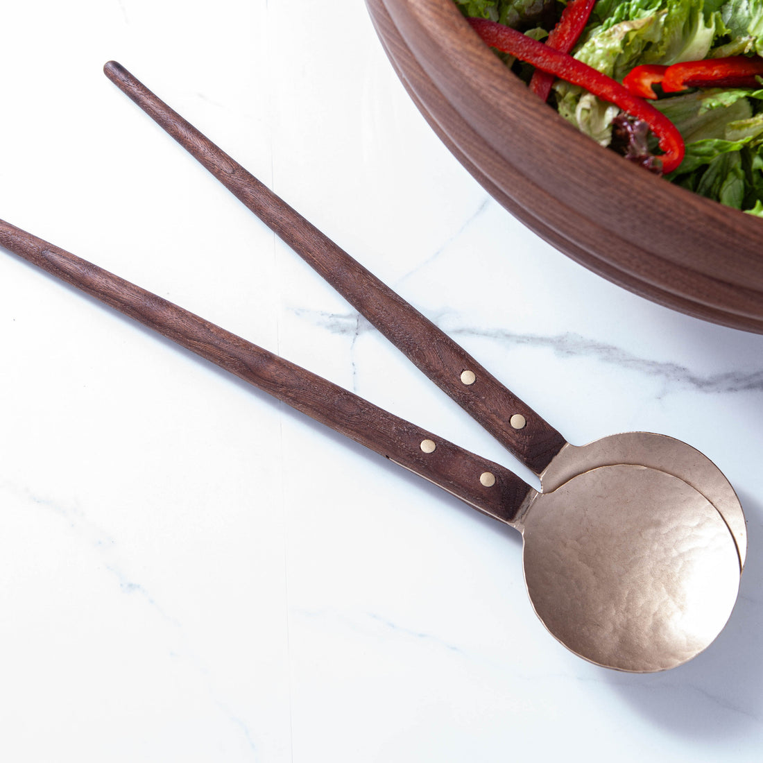 SALAD SERVERS IN BRASS AND BLACK WALNUT