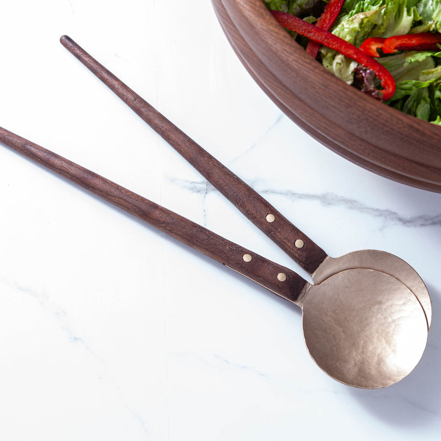 SALAD SERVERS IN BRASS AND BLACK WALNUT