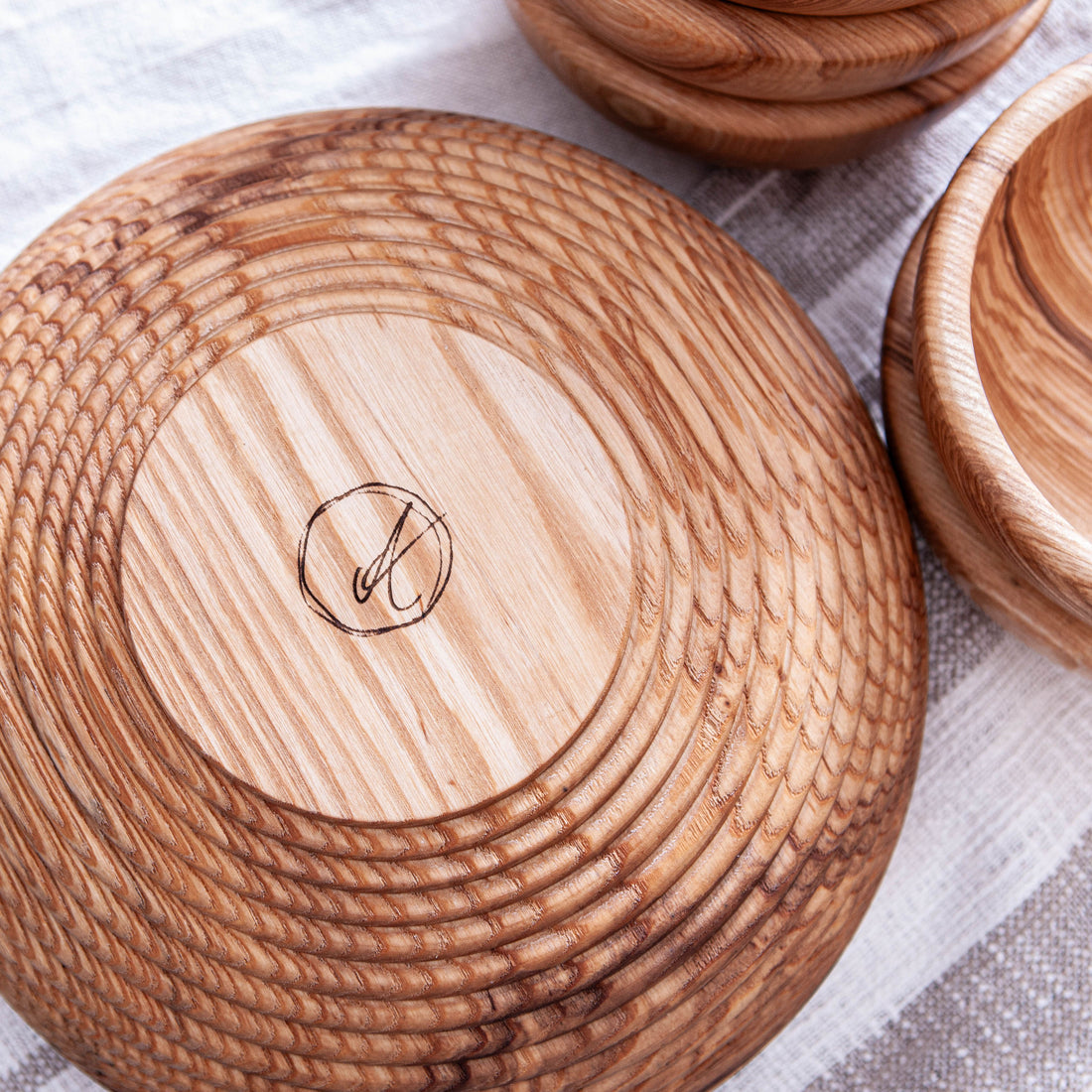 BEADED OBLIQUE BOWL AND EVERYDAY BOWL SET