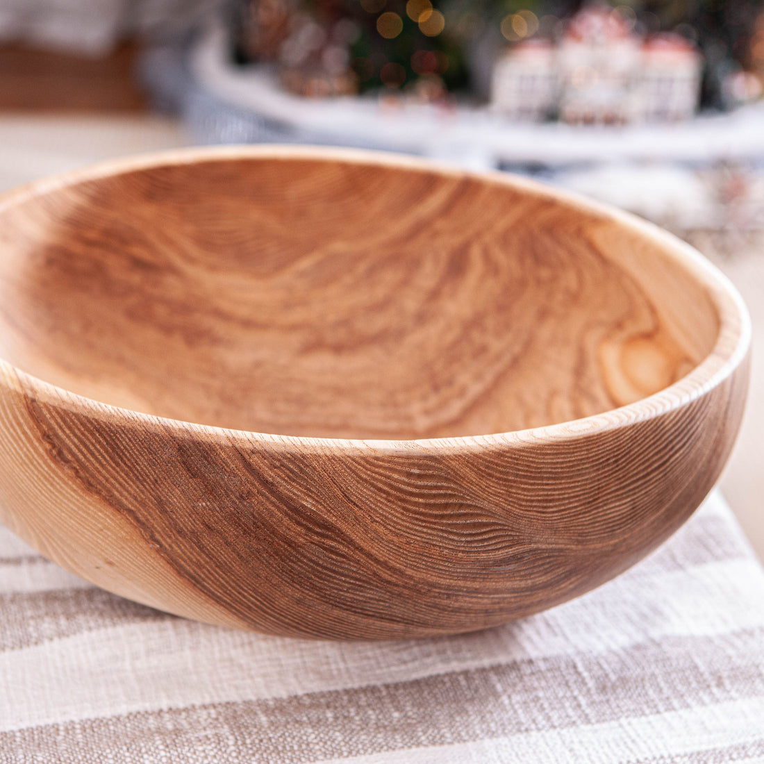 PREMIER BOWL IN FIGURED ASH 17x6