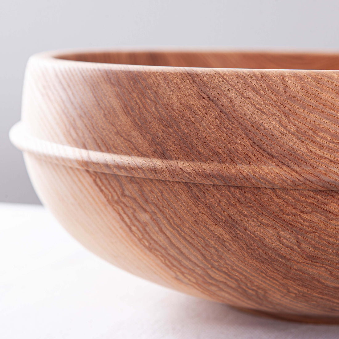 SINGLE BEAD PREMIER BOWL IN FIGURED ASH 16x6.25"